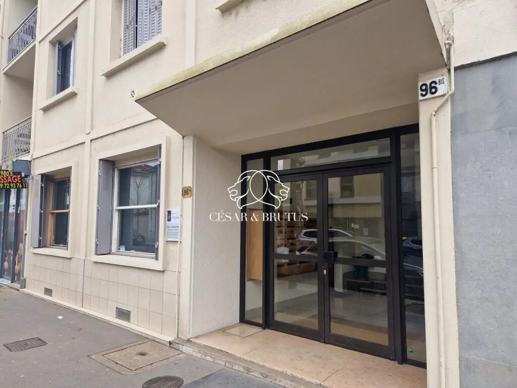 Location Bureaux 57 m² - Photo 1