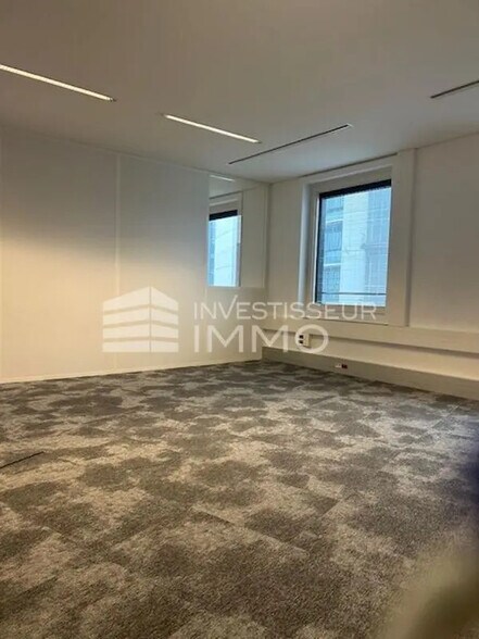 Office in Puteaux to rent - Building Photo - Image 2 of 4
