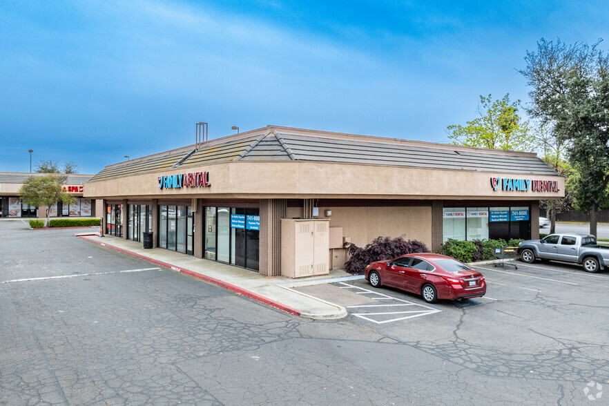 1404-1410 N Ben Maddox Way, Visalia, CA for sale - Primary Photo - Image 1 of 1