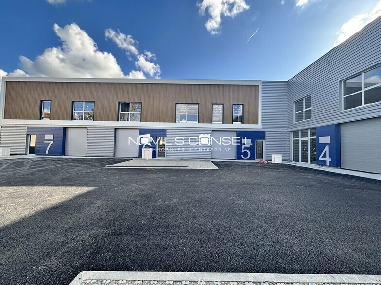 Light Industrial in Launaguet for sale - Building Photo - Image 2 of 44