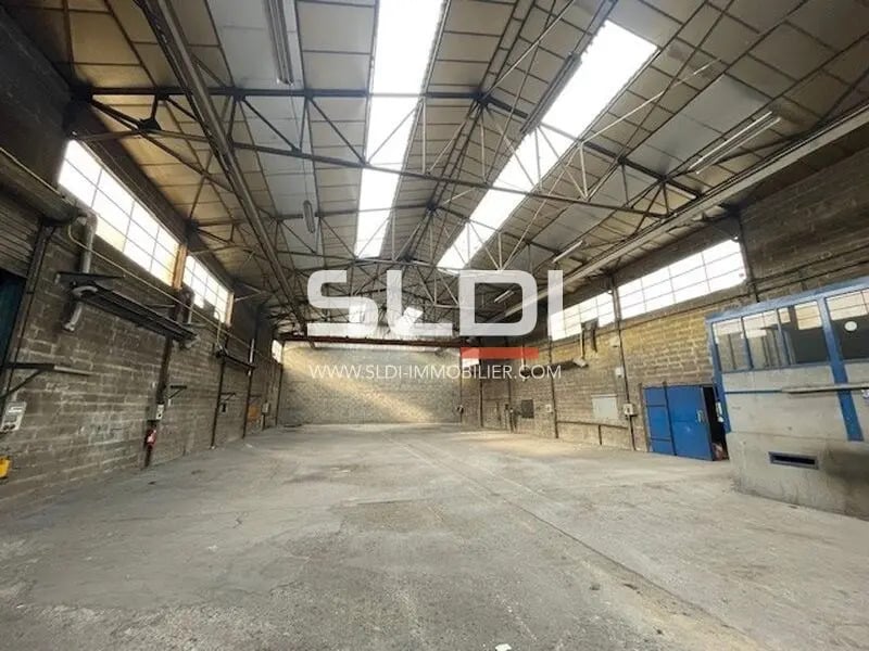 Light Industrial in Rillieux-la-Pape for sale Interior Photo- Image 1 of 9