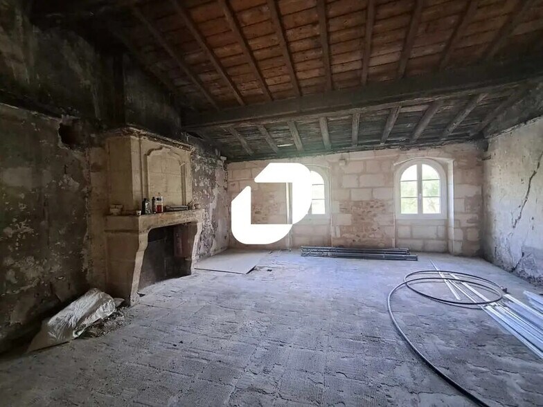 Office in Bordeaux to rent - Interior Photo - Image 1 of 5