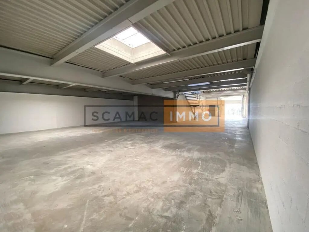 Location Entrepôt 157 m² à 505 m² - Photo 1