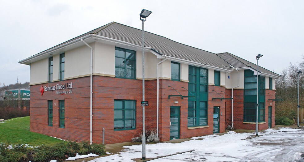 Salmon Fields, Oldham for sale - Primary Photo - Image 1 of 1