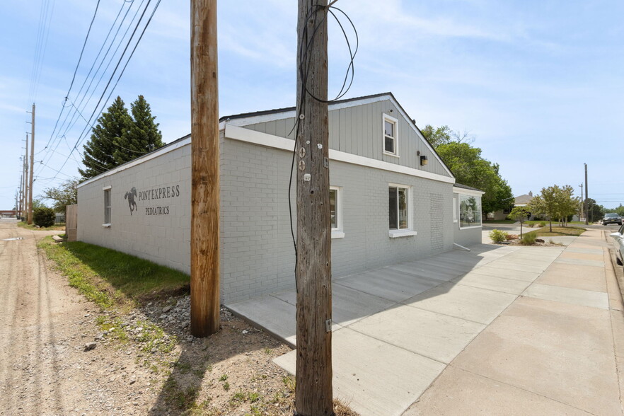 1307 Crook Ave, Cheyenne, WY for sale - Building Photo - Image 2 of 18