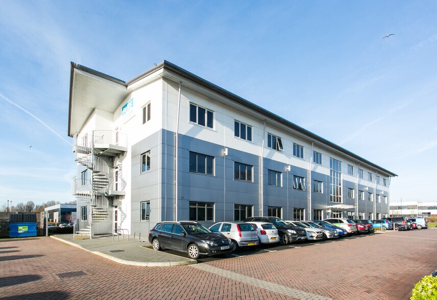 Kembrey Park, Swindon for sale - Primary Photo - Image 1 of 1