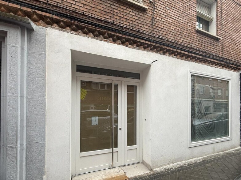 Retail in Madrid, Madrid to rent - Primary Photo - Image 1 of 3