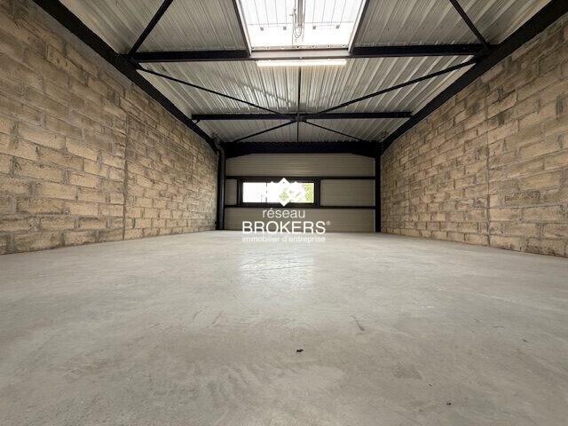 Industrial in Epinay Sur Seine to rent - Interior Photo - Image 2 of 2