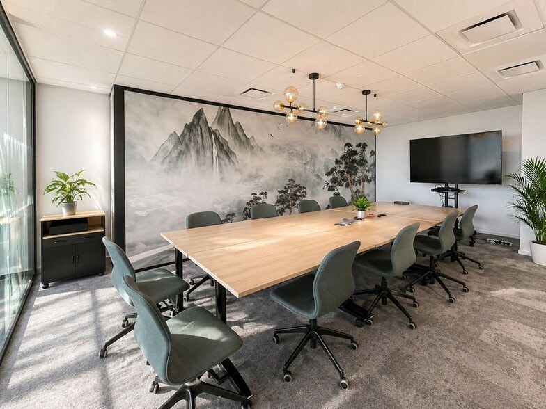17 Place Des Reflets, Courbevoie to rent - Building Photo - Image 2 of 10
