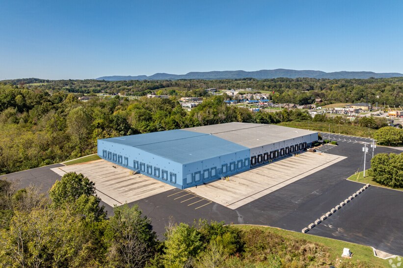 640 N Northpark Dr, Clinton, TN to rent Building Photo- Image 1 of 9