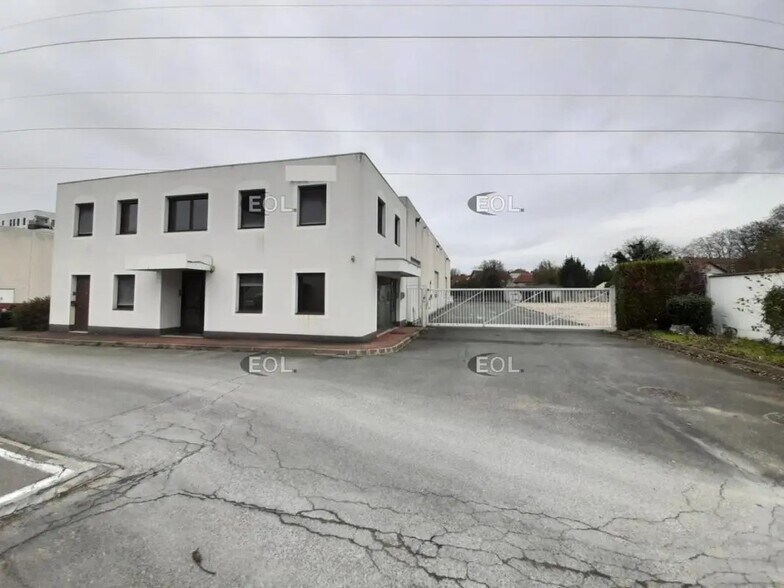Light Industrial in Vitry-sur-Seine to rent - Building Photo - Image 2 of 17