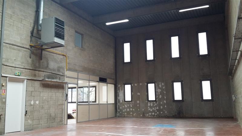 Light Industrial in Collégien to rent Interior Photo- Image 1 of 7