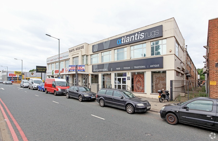North Circular Rd, London to rent - Building Photo - Image 2 of 2