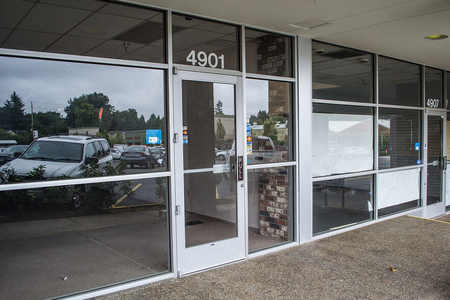 7700 SW Beaverton Hillsdale Hwy, Portland, OR for rent - Building Photo - Image 2 of 7