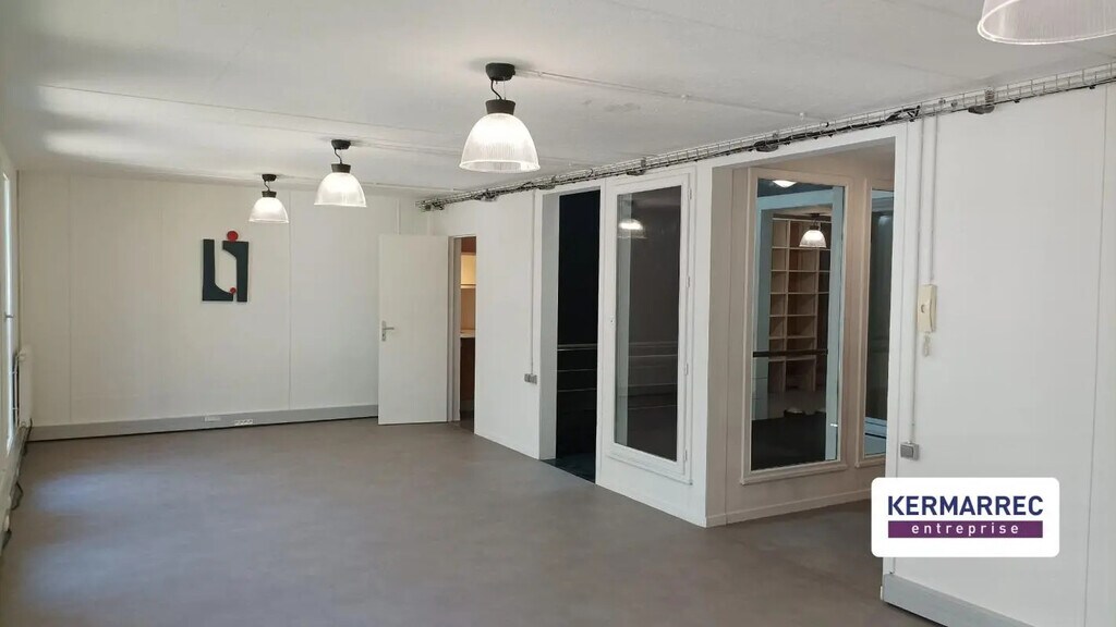 Location Bureaux 236 m² - Photo 1