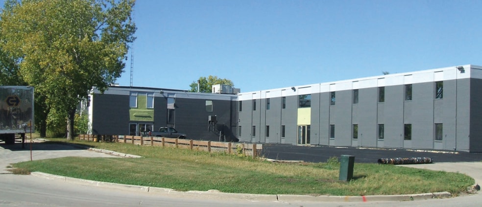 1290-1294 Border St, Winnipeg, MB to rent - Building Photo - Image 1 of 1