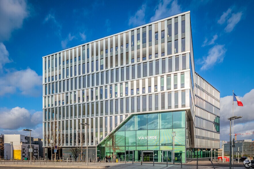 55 Place Nelson Mandela, Nanterre to rent - Primary Photo - Image 1 of 13