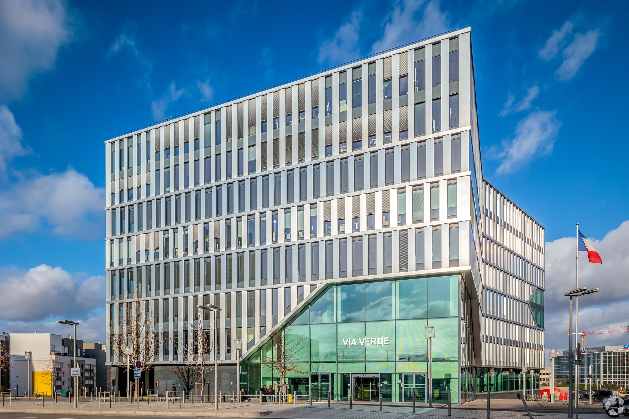 55 Place Nelson Mandela, Nanterre to rent Primary Photo- Image 1 of 14