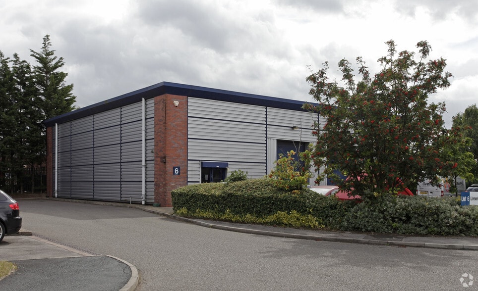 Waterside Rd, Leeds to rent - Building Photo - Image 2 of 4