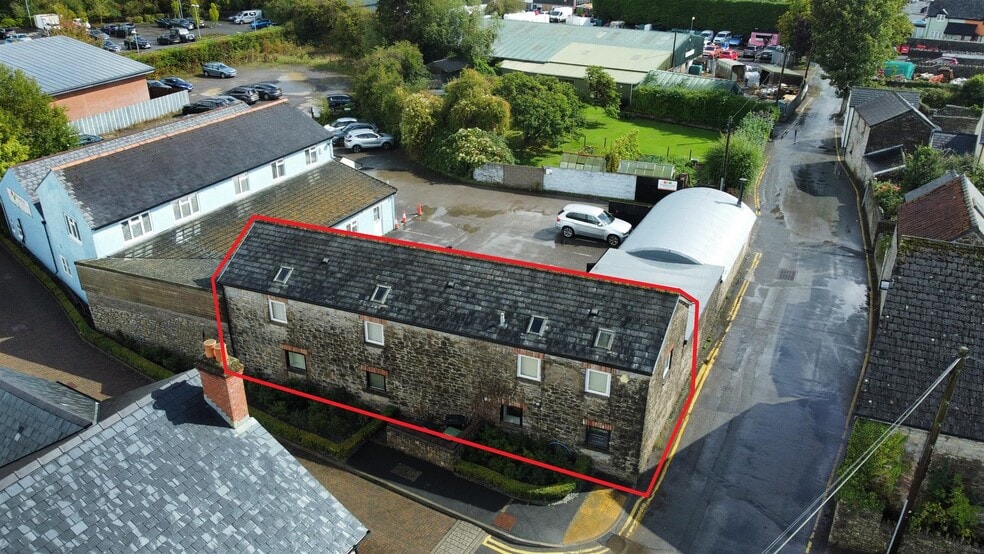 North Rd, Cowbridge to rent - Building Photo - Image 3 of 4