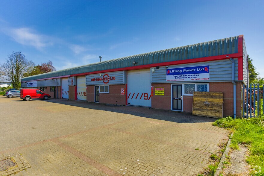 Stadium Way, Sittingbourne to rent - Primary Photo - Image 1 of 1