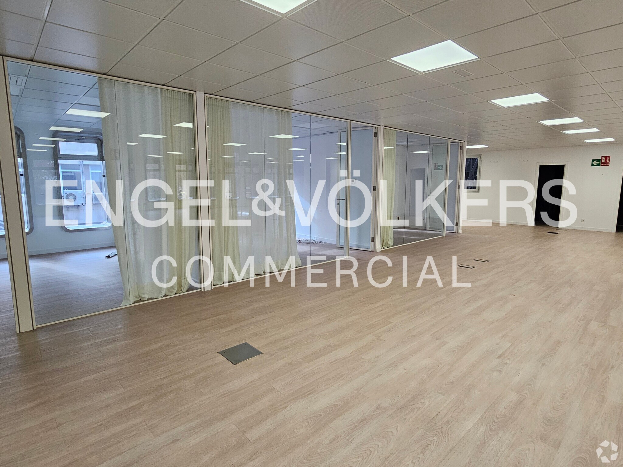 Office in Madrid, Madrid to rent Interior Photo- Image 1 of 2