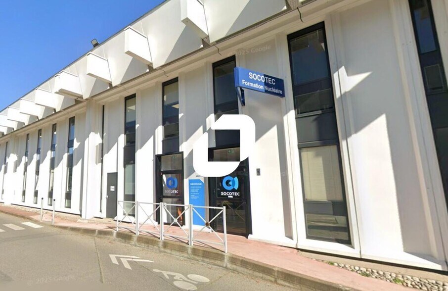 Office in Rungis to rent - Building Photo - Image 1 of 1