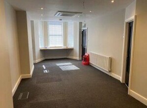 77 London Rd, Ewell to rent Interior Photo- Image 2 of 4
