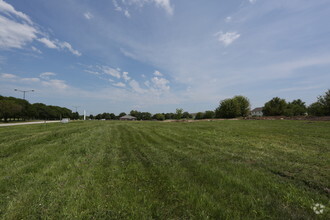 E New York St And Station Blvd, Aurora, IL for sale Primary Photo- Image 1 of 1