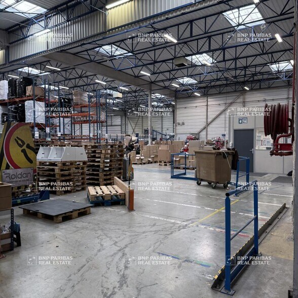 Industrial in Colomiers to rent - Building Photo - Image 3 of 10