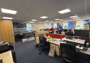 Castle Mound Way, Rugby to rent Interior Photo- Image 1 of 2