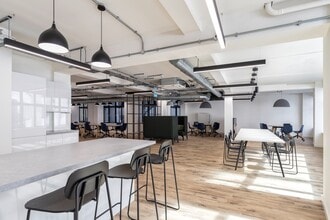 95 Aldwych, London to rent Interior Photo- Image 1 of 3