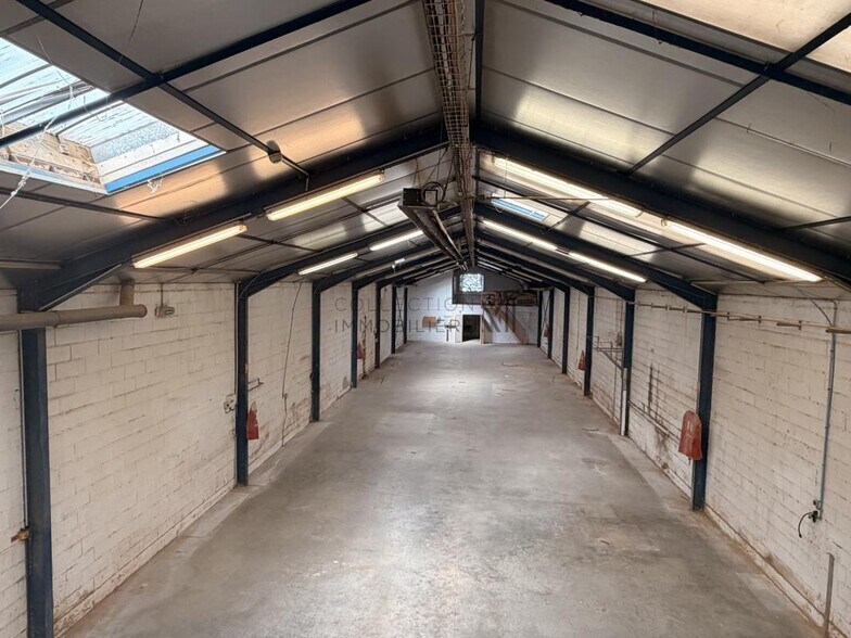 Industrial in Toulouse to rent - Interior Photo - Image 2 of 7