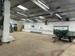 Unit 4 Oakfield Yard, James Lane, Reading to rent Building Photo- Image 2 of 17