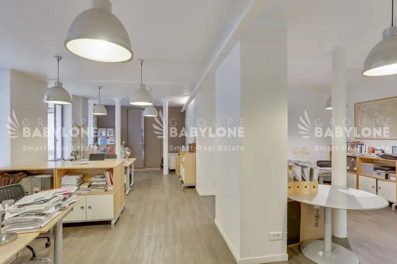 Vente Bureaux 157 m² - Photo 1