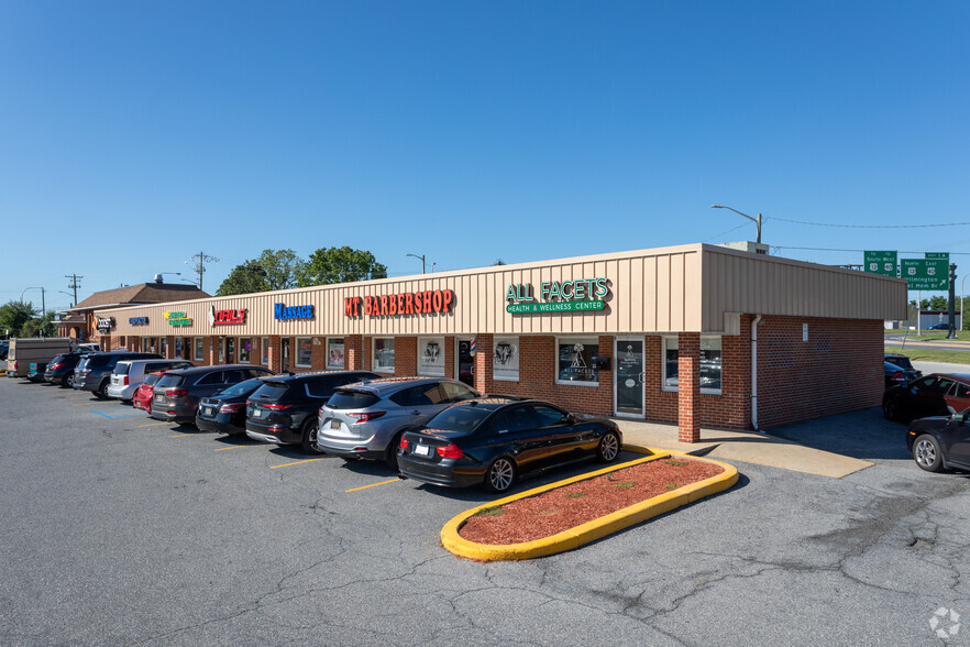 1-196 Penn Mart Shoppnig Ctr, New Castle, DE for rent - Building Photo - Image 2 of 7