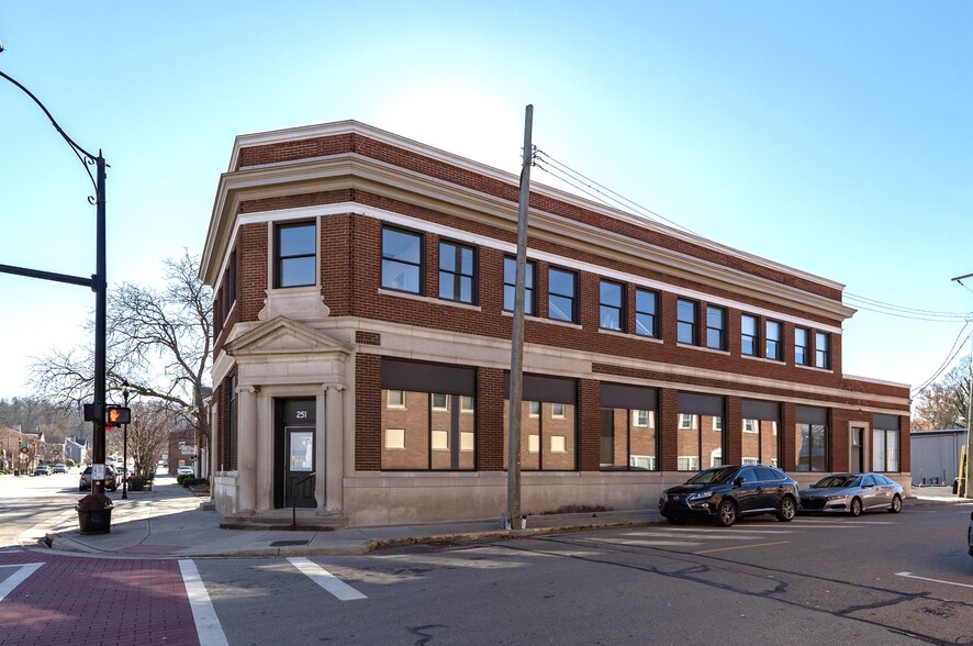 251 E Main St, Batavia, OH for sale - Building Photo - Image 1 of 1