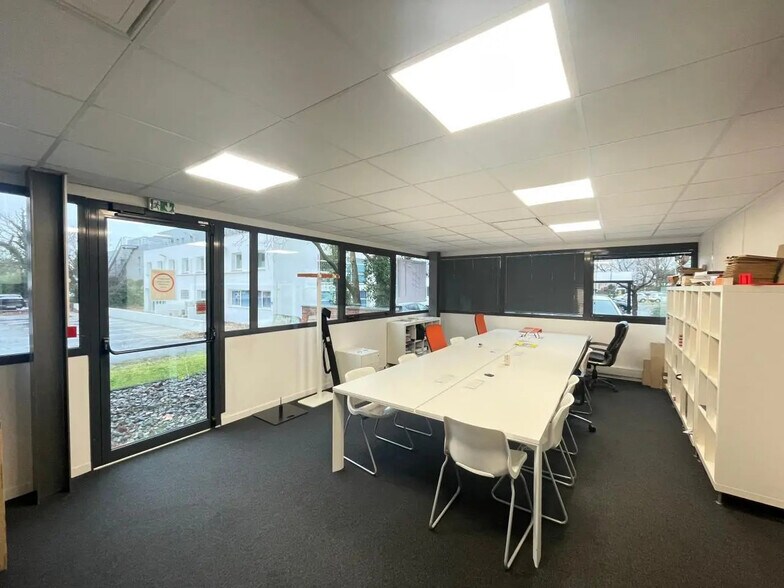 Office in Mérignac to rent - Interior Photo - Image 2 of 11