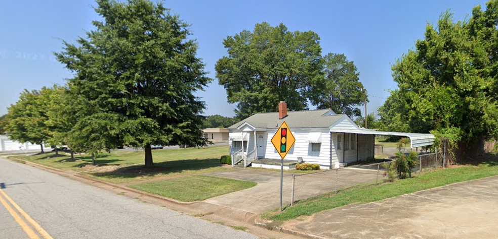 109 E Mauldin St, Anderson, SC for sale - Primary Photo - Image 1 of 14