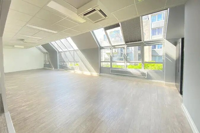 Office in Boulogne-Billancourt to rent Building Photo- Image 1 of 13