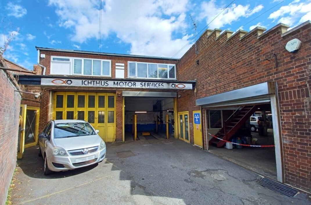 29 Grove Close, London for sale Building Photo- Image 1 of 1