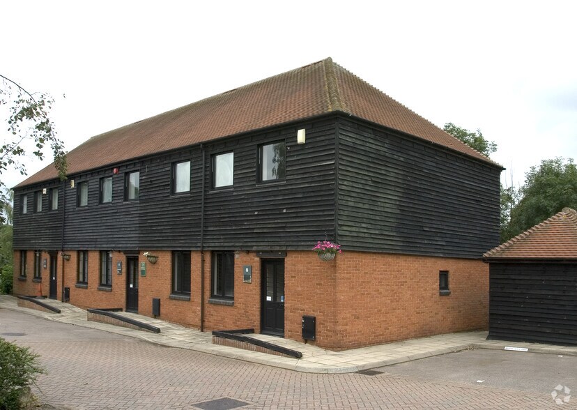 3-7 Canon Harnett Ct, Milton Keynes for sale - Building Photo - Image 1 of 1