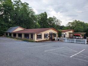 1303 N Royal Ave, Front Royal, VA for sale Primary Photo- Image 1 of 1