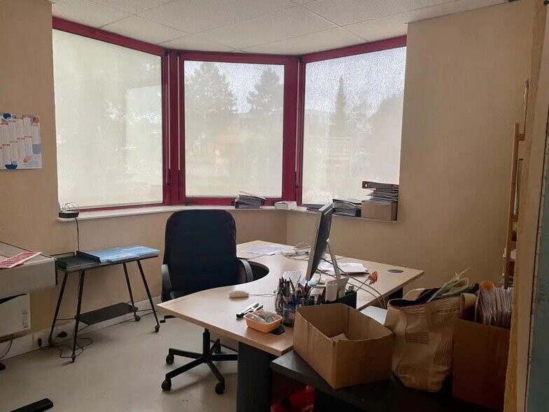 Office in Dijon to rent - Building Photo - Image 3 of 6