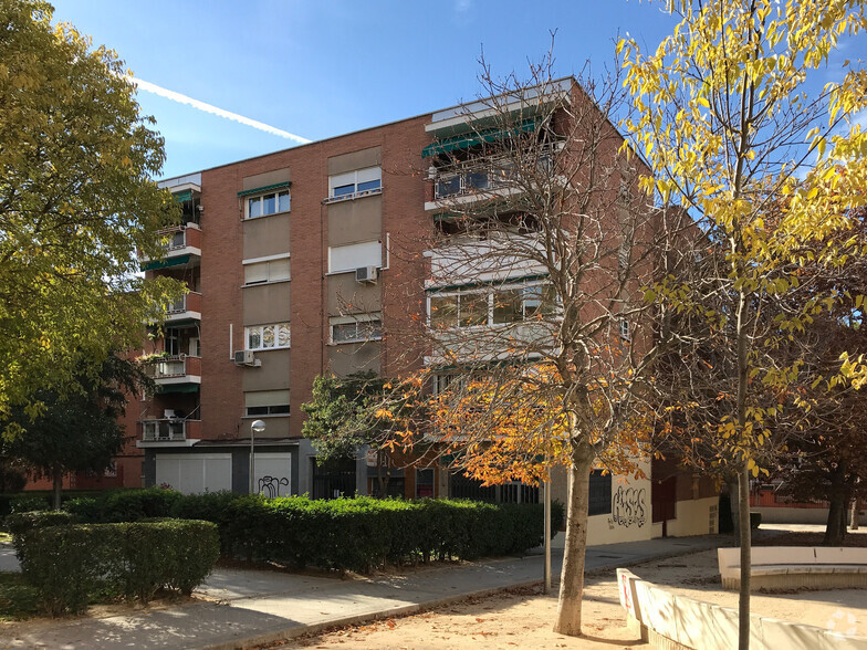 Calle Julia García Boután, 23, Madrid, Madrid for rent - Building Photo - Image 1 of 3