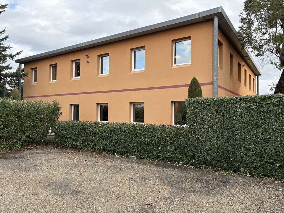 Office in Avignon for sale Building Photo- Image 1 of 7
