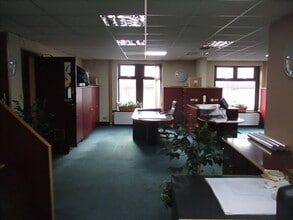 82-84 Horton Grange Rd, Bradford to rent Interior Photo- Image 2 of 4