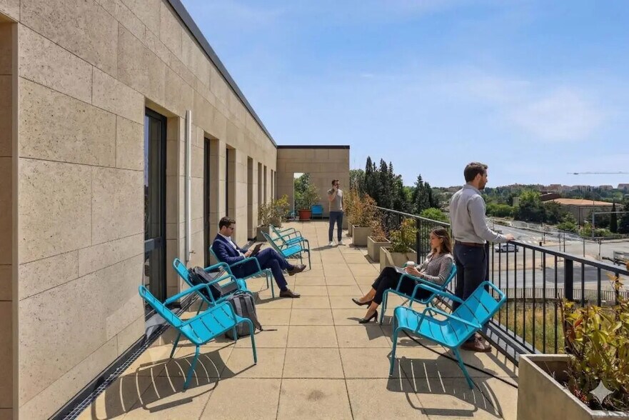 Office in Aix-en-Provence to rent - Building Photo - Image 3 of 15