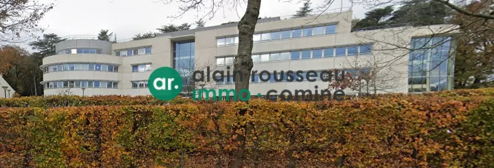 Location Bureaux 301 m² - Photo 1