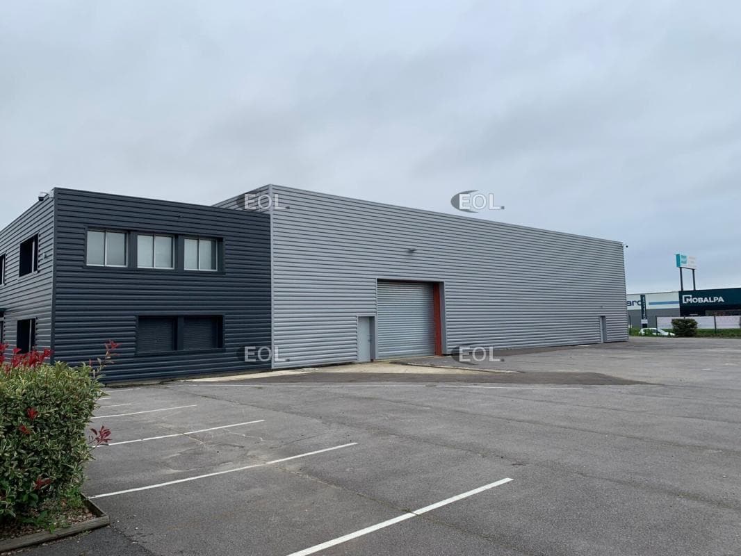 Light Industrial in Sainte-Geneviève-des-Bois for sale Building Photo- Image 1 of 13